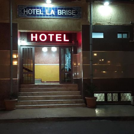 Hotel La Brise Aïn el Turk Exteriör bild